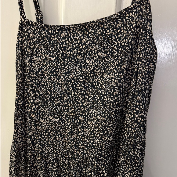 Old Navy Black and White Floral Midi Dress - Picture 2 of 3